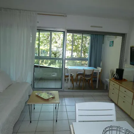 Moderne Avec Piscine, Proche Plage, Calme, Vert, Confort - Motte - Fr-1-328-105 شقة