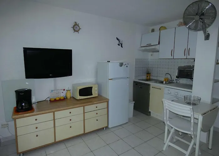 Moderne Avec Piscine, Proche Plage, Calme, Vert, Confort - Motte - Fr-1-328-105